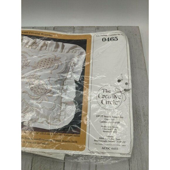 Creative Circle 0465 Embroidery Candle-Wicking Pillow Colonial Welcome Pineapple - Picture 2 of 5